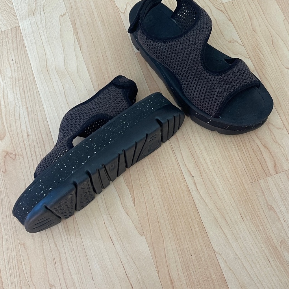 Camper Black Platform Sandals - Picture 5 of 11